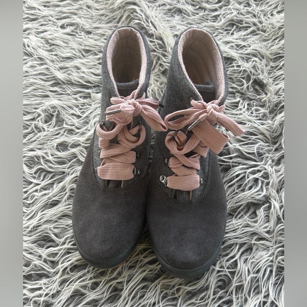 Keds Grey Wool Suede Lace Up Camp High Top Hiking Boots Pink Laces Size 11 Women